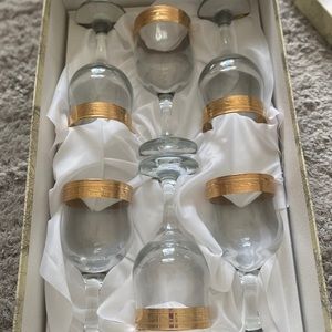 Set of 6 Italian crystal decorative wine glasses